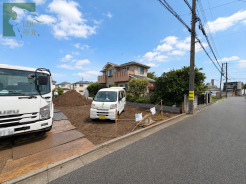 青空が広がり心地よい風が吹き抜ける開放的な敷地条件が整った空間