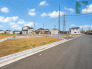 空が広く開放感のある、新しい暮らしの始まりを感じさせる整った街並みです。