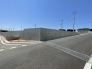 広々とした開放感が魅力の分譲地。陽光あふれる心地よい住環境で、新しい暮らしが始まります。