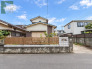 青空に映えるすっきりとした佇まいが心地よい穏やかな住まい