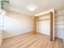 木のぬくもりを感じさせる穏やかな色合いで統一されたすっきりと心地よい空間