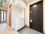 白を基調としたすっきりとした空間が広がり、訪れる人を穏やかに迎え入れる心地よい佇まい