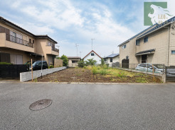 閑静な住宅街の中にあり、これからの暮らしを自由に描き出せるゆとりある敷地です。