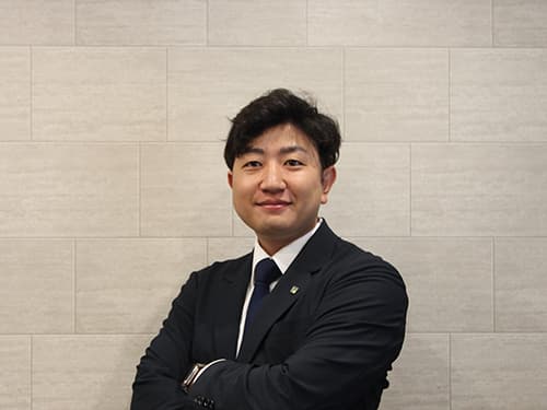 内山 秀斗